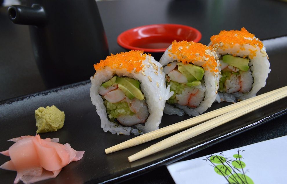 Sushi, calorie e rischi del pesce crudo